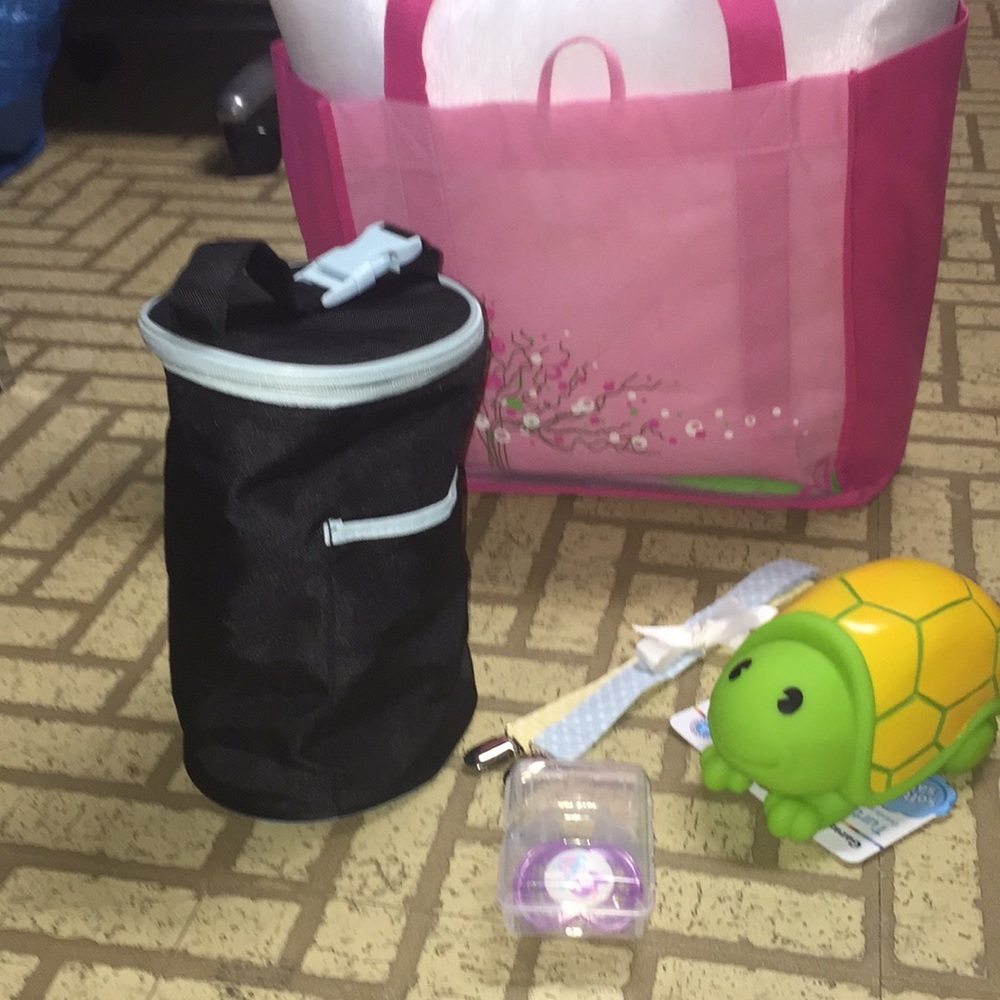 5 PIECE SET W/2 Totes w/Baby Items Included! See Note on CHANGES - Picture 3 of 7